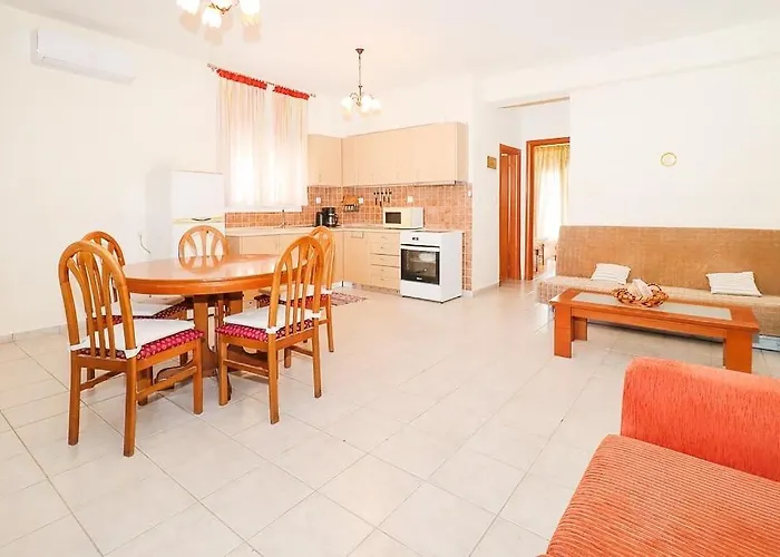 Katsos Apartment