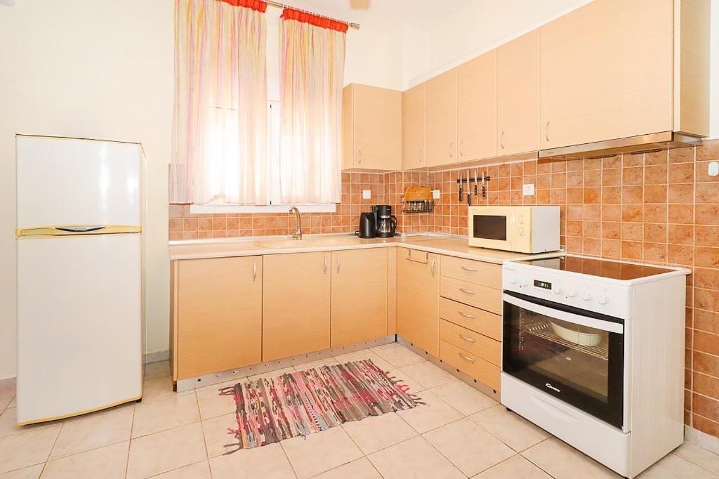 Katsos Apartment *